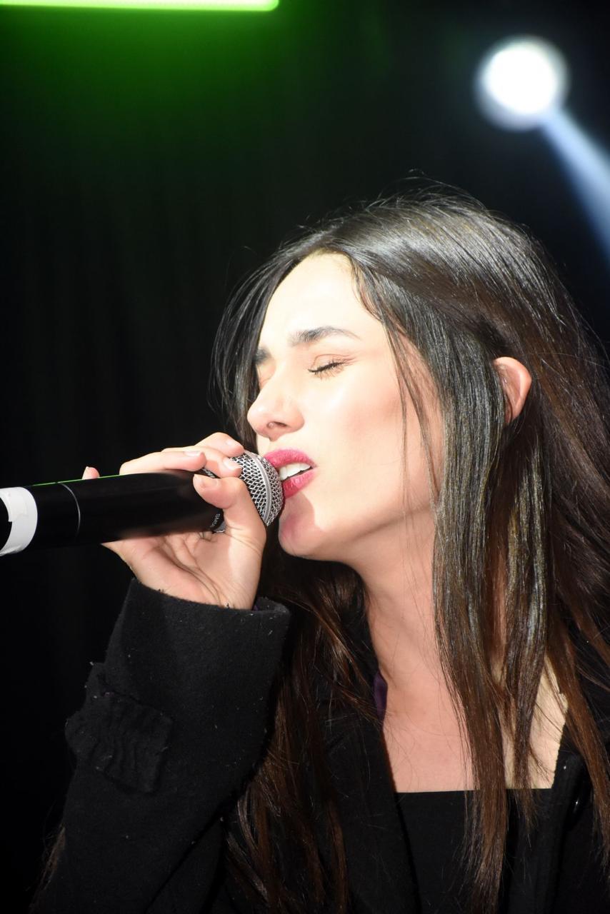 Laura Kalil: A Nova Promessa da Música Sertaneja Teen no Brasil